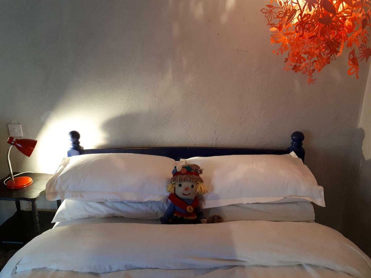 The Village Studio Apartments โม๊ท ภายนอก รูปภาพ